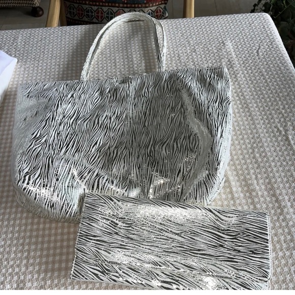 Carlos Falchi tote and handbag great from day to night set in excellent cond - Picture 3 of 12